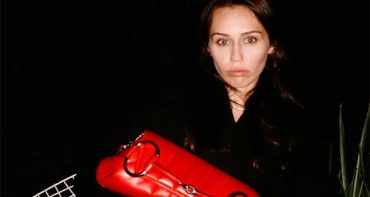 Miley Cyrus volvió al cabello oscuro