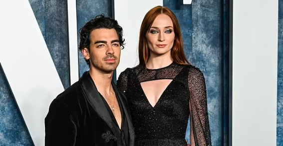 Sophie Turner demanda a Joe Jonas!! 