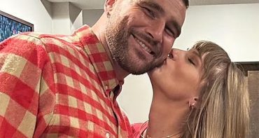 Taylor Swift besa a Travis Kelce en una nueva pic para Instagram