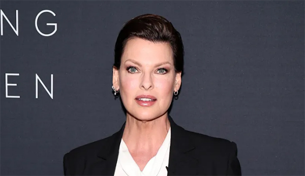 Linda Evangelista no se culpa por procedimiento que la dejó brutalmente desfigurada