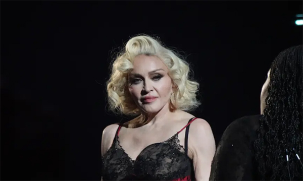 Madonna enfurece a sus fans por presentarse 3 horas tarde