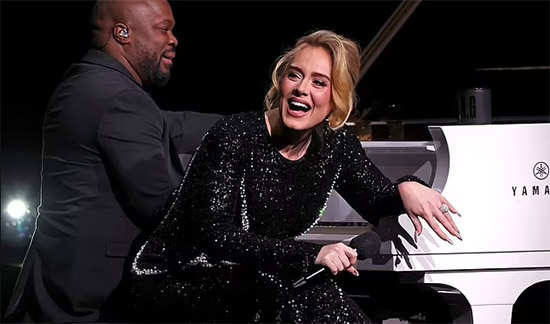 Adele obligada a descansar la voz