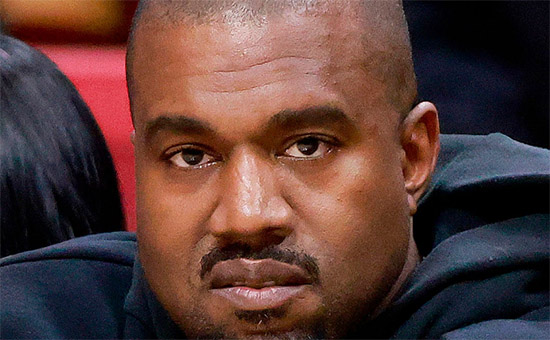 Kanye West acusado de racista en demanda