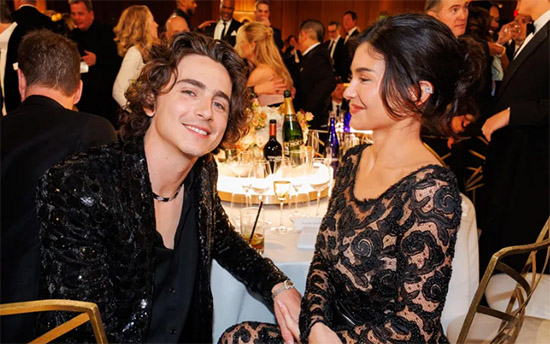 Kylie Jenner y Timothee Chalamet todavía juntos y no esperan un baby