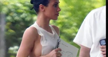 Bianca Censori vuelve a salir destapada