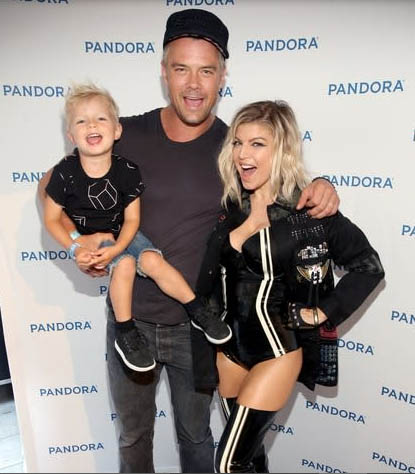 Josh, Fergie y su hijo Axl 