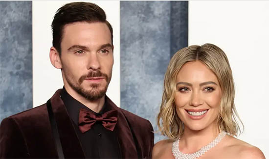 Esposo de Hilary Duff la defiende de un troll que criticó su aspecto