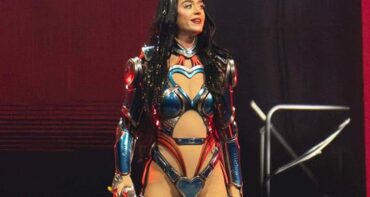 Chismes enlatados!! Katy llora – Brad triunfa en taquilla – Drake abdominales fake – LOL!