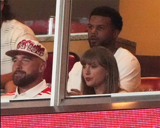 Taylor Swift y Travis Kelce no viven juntos oficialmente