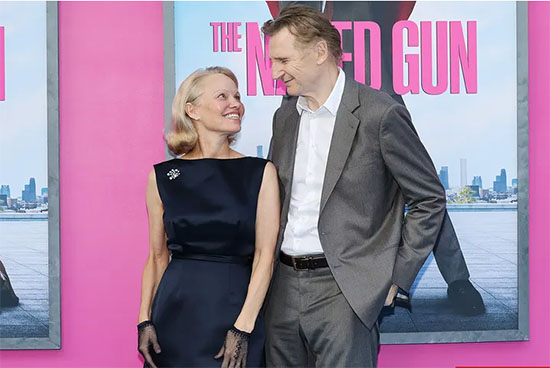 Romance de Pamela Anderson y Liam Neeson es FAKE
