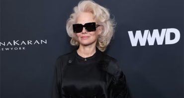 Pamela Anderson a lo Miranda Priestly