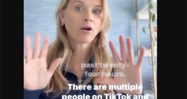 Reese Witherspoon alerta a los fans sobre cuentas falsas que se hacen pasar por ella