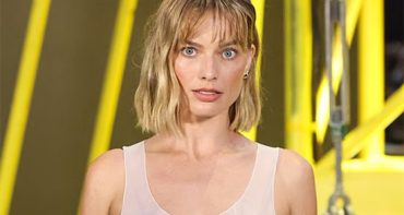 El look de Margot Robbie en el show de Chanel del Paris Fashion Week