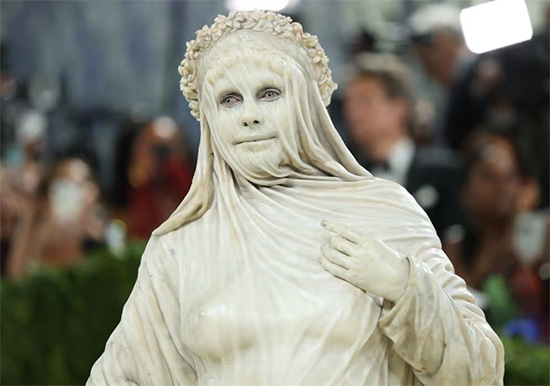 Heidi Klum impactó y opacó a todos en el Met Gala 2026